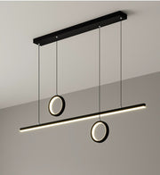 Lustra LED suspendata 52W cu bara liniara si doua inele negre, vedere frontala pe fond neutru