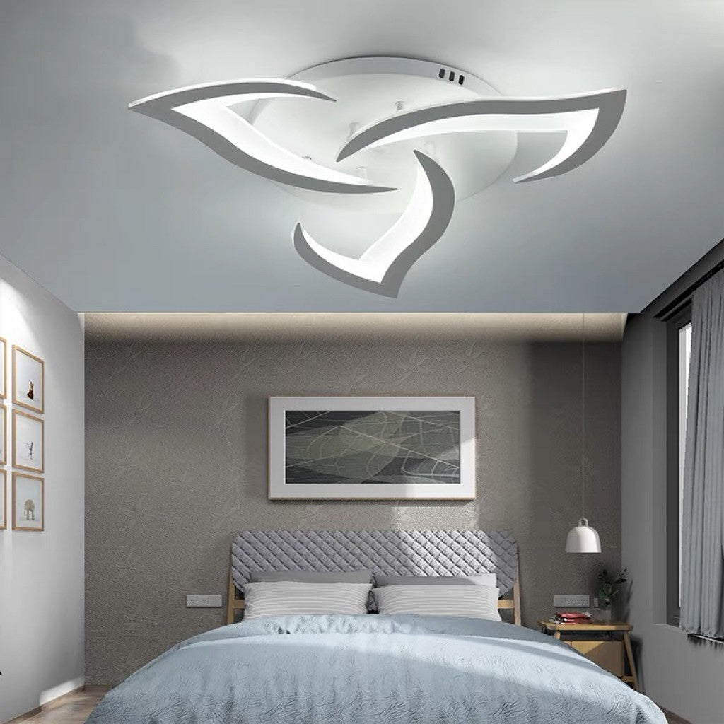 Plafoniera LED 54W 3000lm cu telecomanda WiFi, design petal acrilic alb, montaj tavan dormitor modern