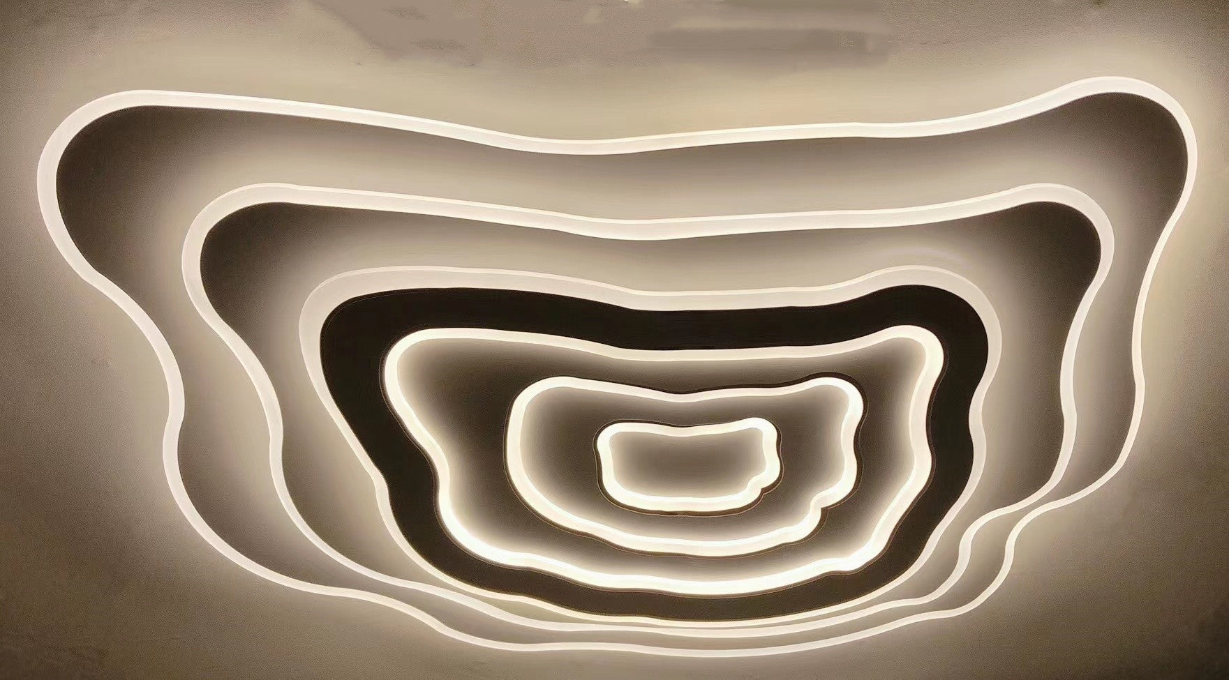 Plafoniera LED design organic 280W, inele concentrice acril, lumina reglabila 3000K-6500K, montaj tavan, 78cm