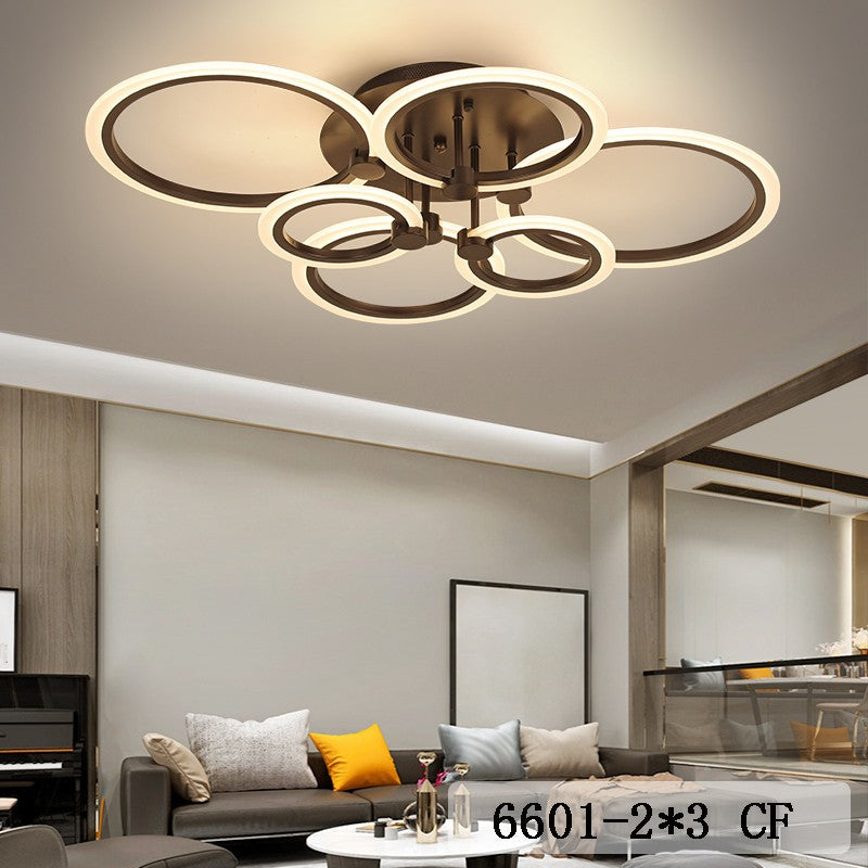 Plafoniera LED 6 cercuri maro montata pe tavan in living modern, iluminare uniforma si puternica