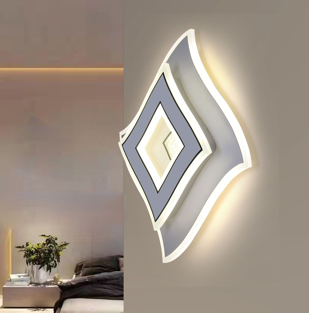 Aplica LED geometrica montata pe perete, iluminare calda 100W, design modern cu straturi acrilice