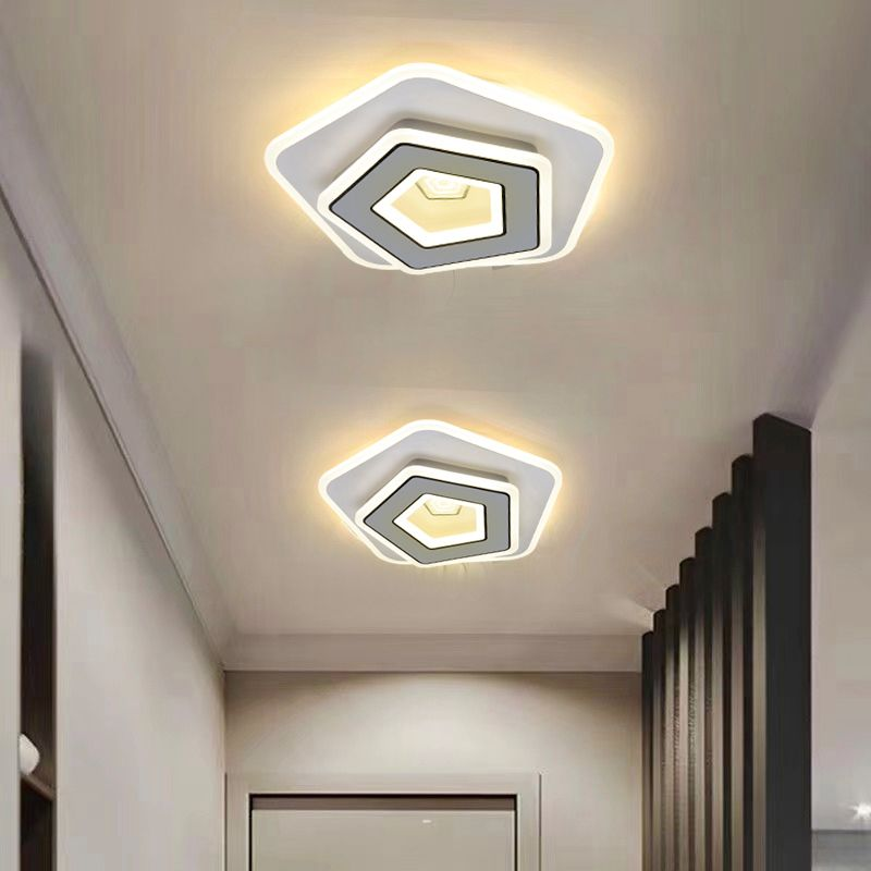Plafoniera LED pentagon montat pe tavan de coridor, design modern in straturi, intensitate reglabila
