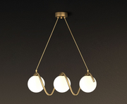 Lustra suspendata cu 3 globuri albe mat, structura metalica aurie ondulata, soclu E27, latime 600 mm