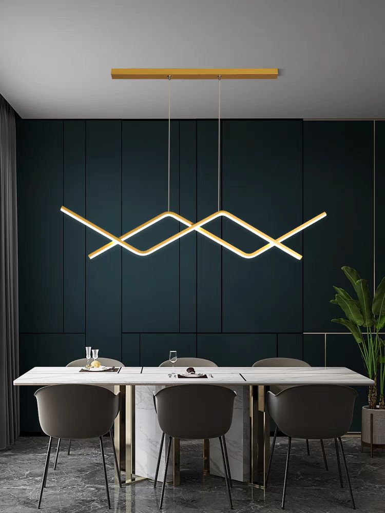 Lustru LED suspendat ondulat auriu 56W deasupra mesei de dining, design minimalist