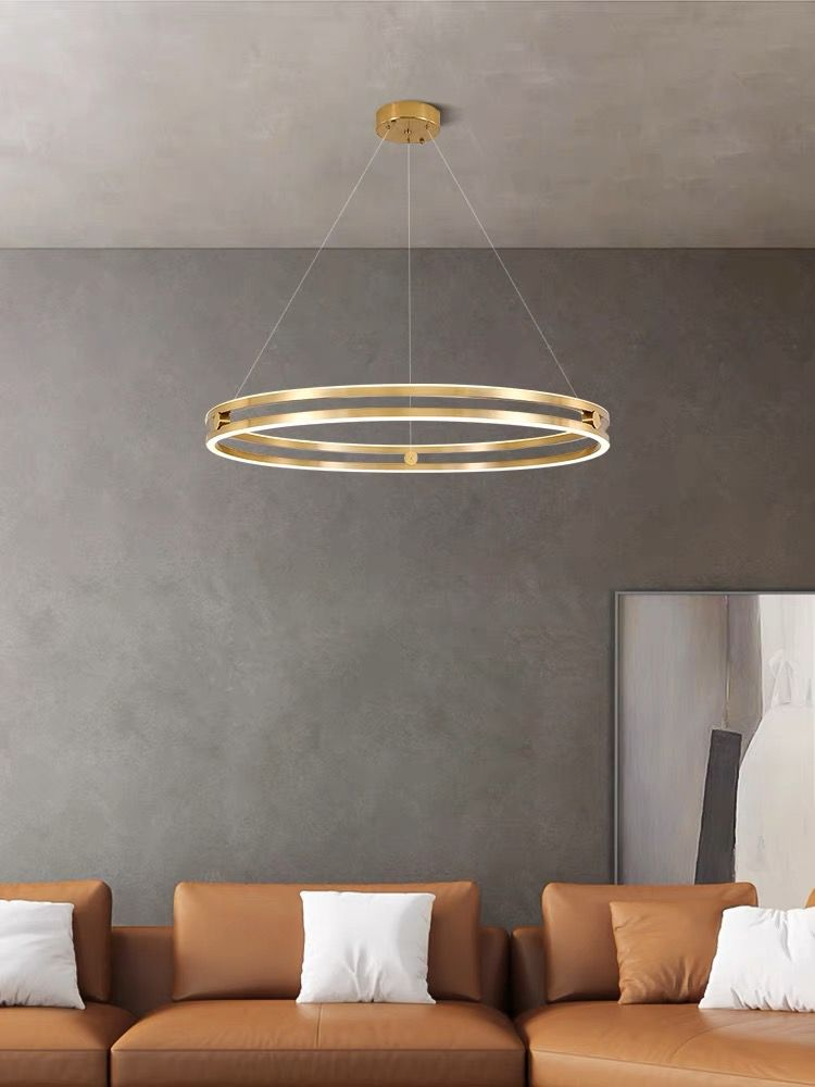 Lustra LED inel dublu auriu 136W 8000 lumeni, suspendata deasupra canapelei, lumina reglabila calda/rece/neutra