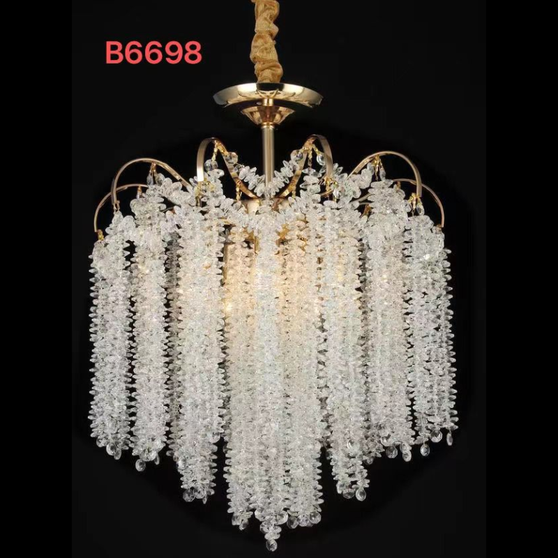 Candelabru cristal cu cadru auriu si siruri decorative din sticla, 3xE14, vedere detaliata