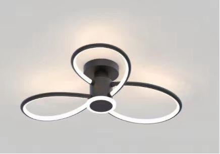 Plafoniera LED trifoi cu trei petale curbate din acril si metal negru mat, vedere de aproape