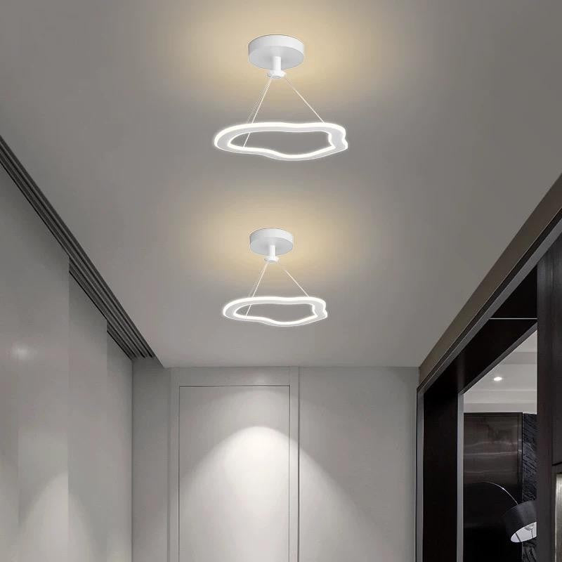 Lustra LED forma de nor alba, montaj suspendat in hol, lumina neutra uniforma