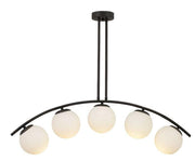 Lustra suspendata cu 5 globuri din sticla alba, structura arcuita neagra mata, soclu E27, lungime 67 cm