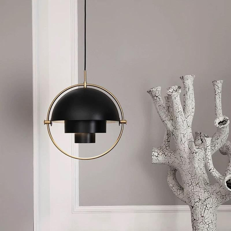 Lustra suspendata E27 max 60W, diametru 34cm, abajur metalic negru mat cu cadru circular auriu, design ajustabil