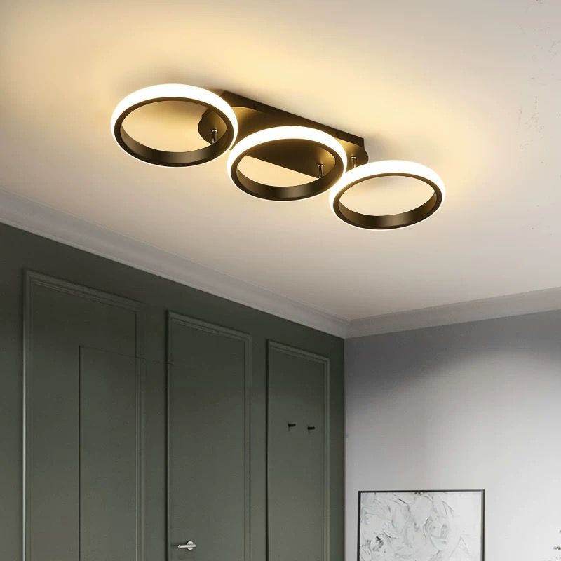 Lustra LED 66W cu 3 inele acrilice negre, montaj tavan, lumina calda 3000K, 3000 lumeni, design modern