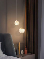 Lustra cu 2 globuri cristal acril, lumina calda 2700K, montaj suspendat, stil Nordic, deasupra noptiere dormitor