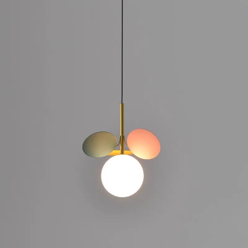 Lustra suspendata cu glob opalescent mat si discuri pastelate, soclu G9, finisaj auriu mat, cablu reglabil 1500 mm