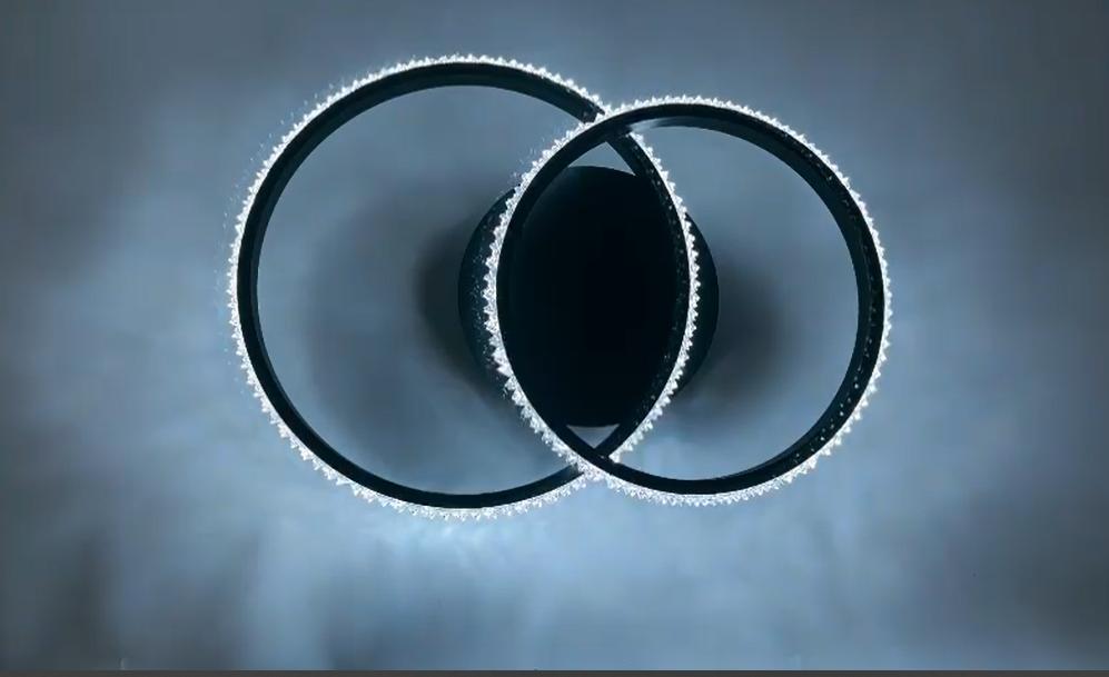 Plafoniera LED doua inele negre aprinsa, lumina alba rece, efect cristal stralucitor, vedere frontala