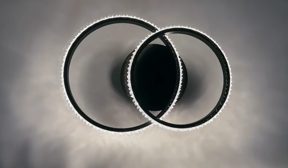 Plafoniera LED inele intercalate negre, lumina 6500K, cristale acrilice iluminate, montaj aplicat