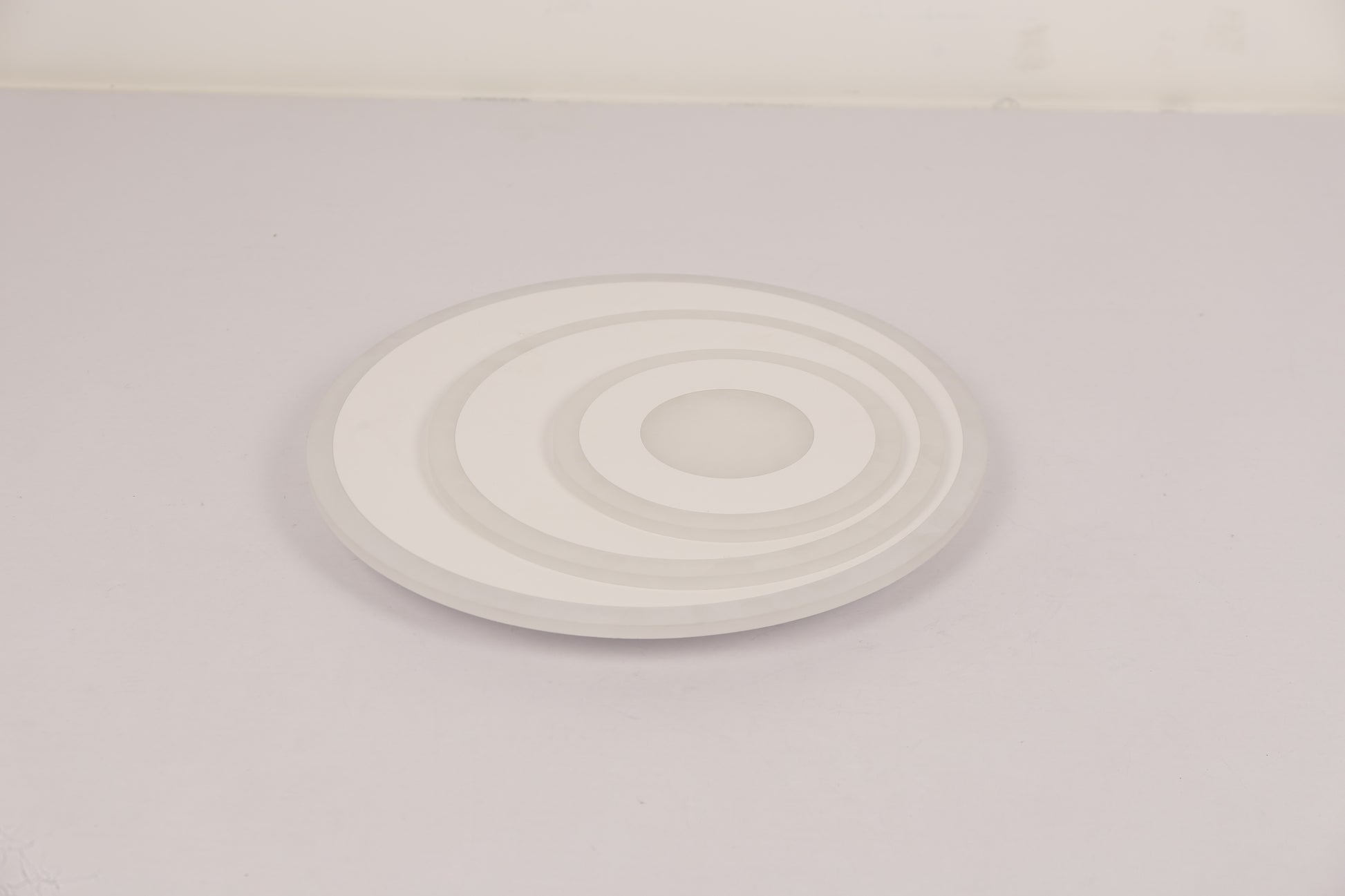 Plafoniera LED circulara stinsa, design disc stratificat alb mat, corp subtire 65mm