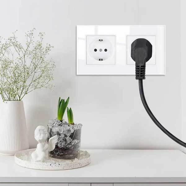 Classlights Double Socket with Tempered Glass Frame, 16A, White