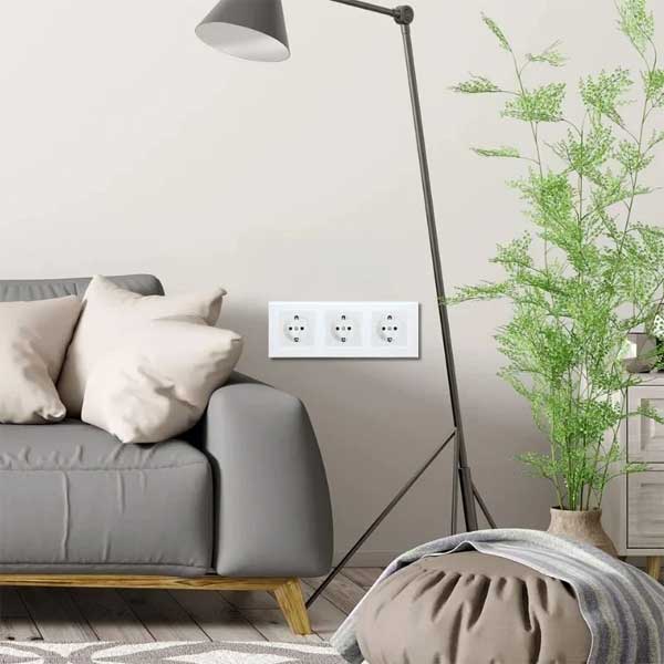 Triple socket with Classlights tempered glass frame, 16A, White