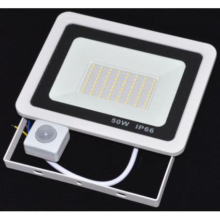 Proiector LED slim 50W IP66 alb cu senzor de miscare PIR, vedere frontala