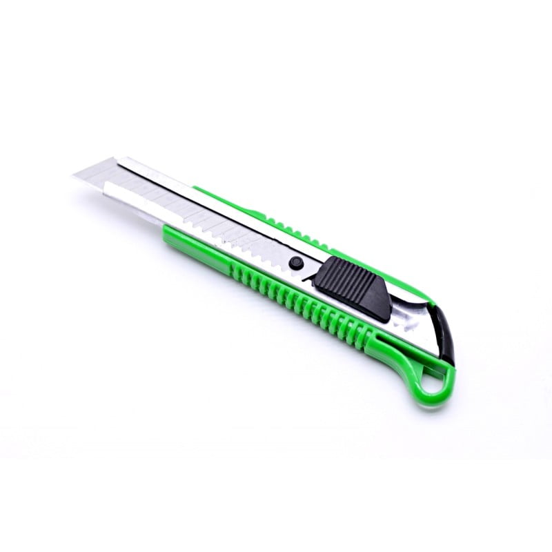 Hard Plastic Cutter with Locking System, 18MM Blade, Chrome Sliding Holder